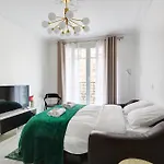 Parisian Elegance - Luxury In Daumesnil