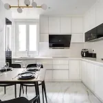 Parisian Elegance - Luxury In Daumesnil