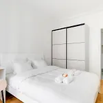 Parisian Elegance - Luxury In Daumesnil