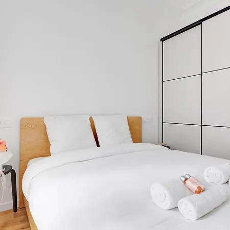 Parisian Elegance - Luxury In Daumesnil Paris